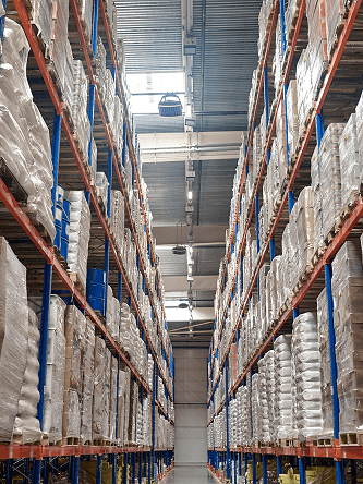 Commodity warehouse storage aisles